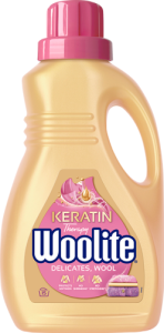 Woolite Keratin Therapy Płyn do prania delikatne tkaniny i wełna 0,9 l (15 prań)